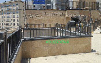 نرده فلزی پشت بام