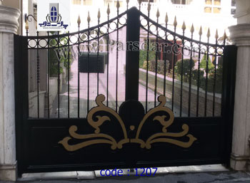 درب فلزی زیبا برای پارکینگ