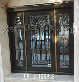 درب نفررو حیاط